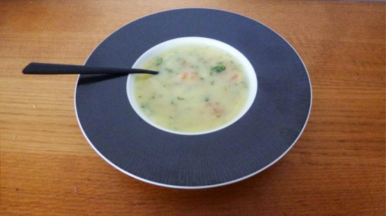 Soupe à la farine de riz et viande hachée