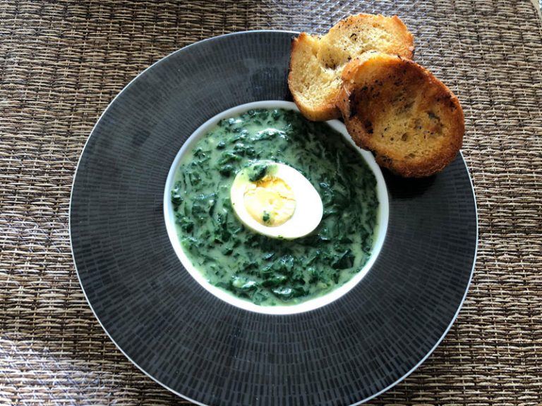 Épinards à la sauce blanche